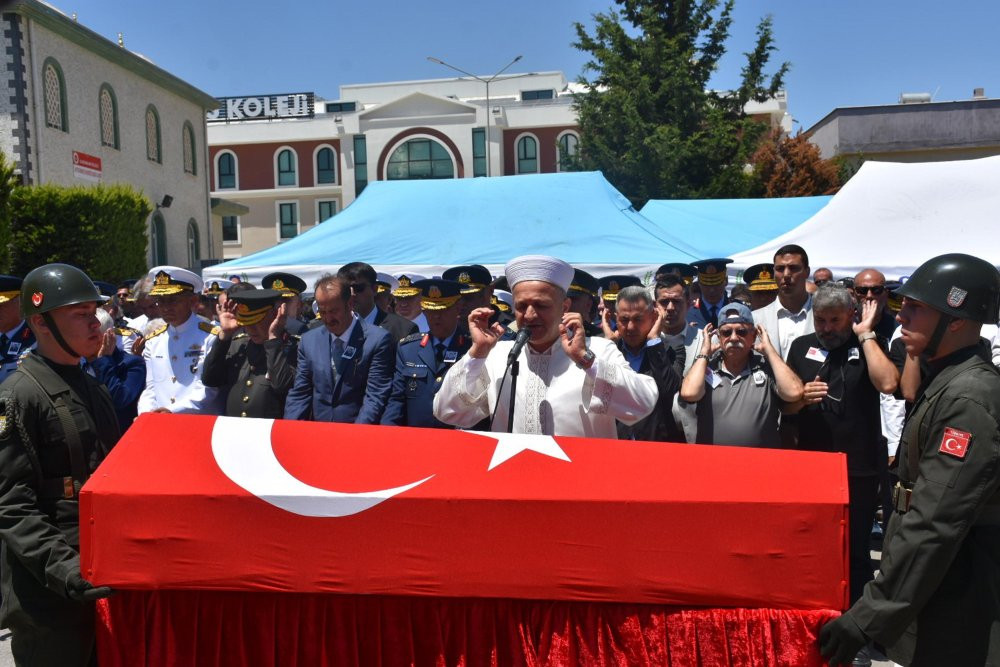 Görev süresinin bitimine günler kalmıştı! Şehit Albay son yolculuğuna uğurlandı