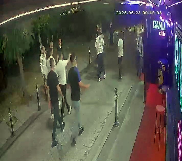 İstanbul’da husumetliler kavgası kanlı bitti! Sokak kurşun sesleriyle yankılandı