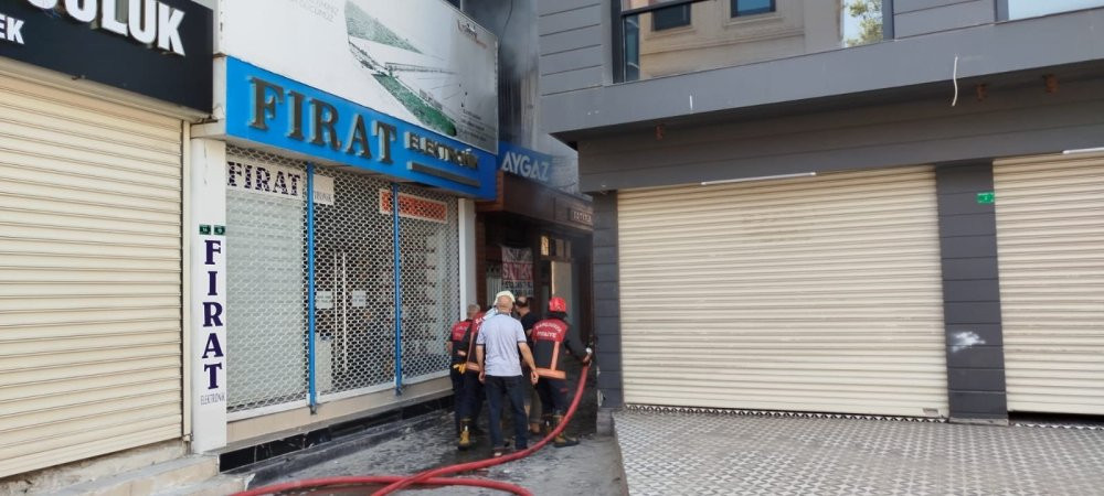 Şanlıurfa’da havai fişek deposu yandı! Patlamalar yürekleri ağza getirdi