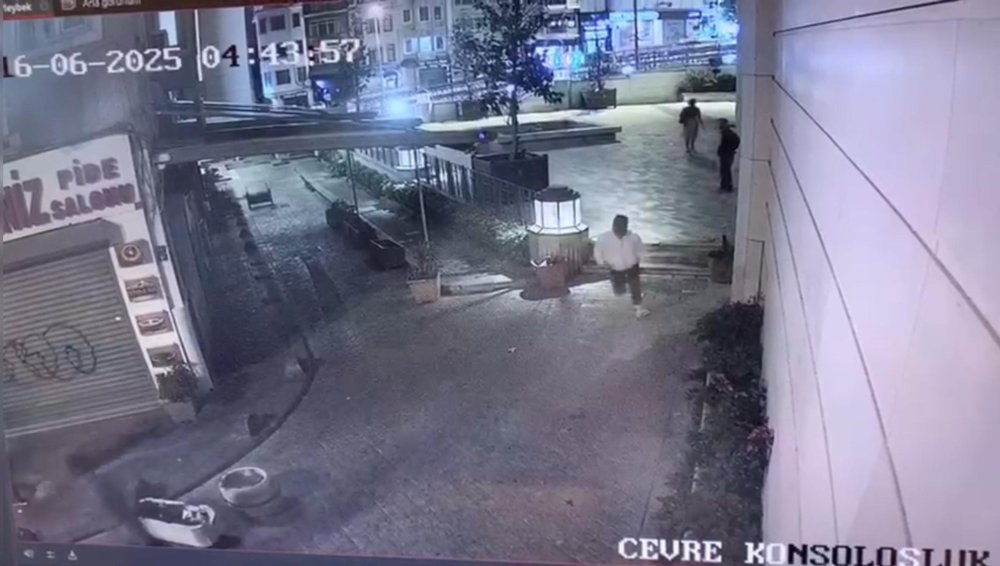 Taksim Meydanı'nda dehşet! 6 kişi, 1 genci döverek öldürdü