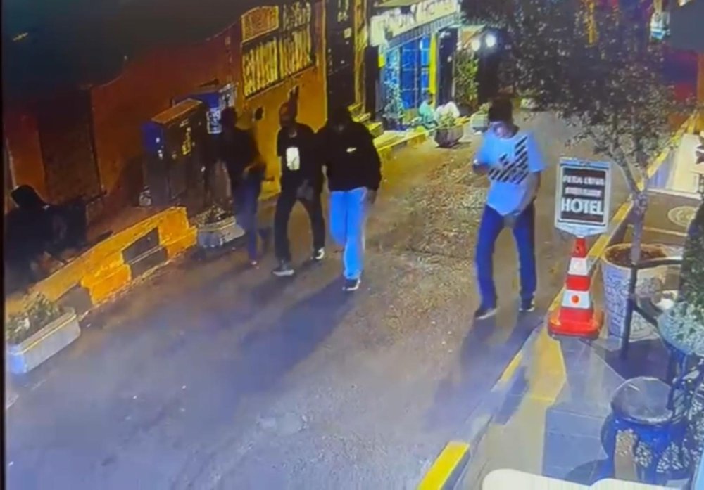 Taksim Meydanı'nda dehşet! 6 kişi, 1 genci döverek öldürdü