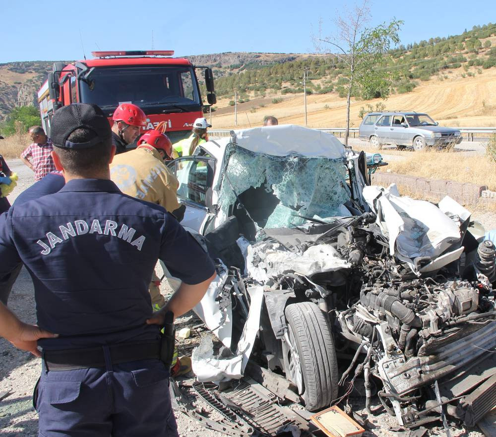 Manisa'da katliam gibi kaza! Baba ve 3 çocuğu hayatını kaybetti
