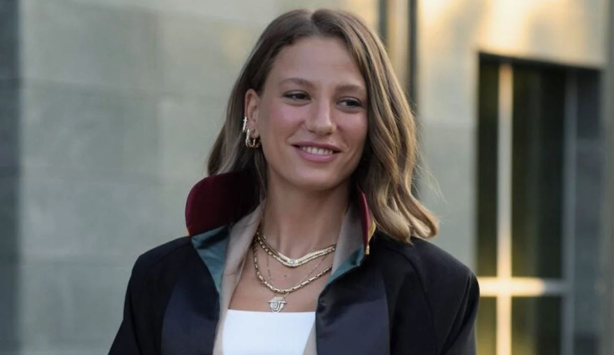 serenay-sarikaya-ayrilik-iddialarina-son-noktayi-koydu-yenicag-24-kopya.jpg