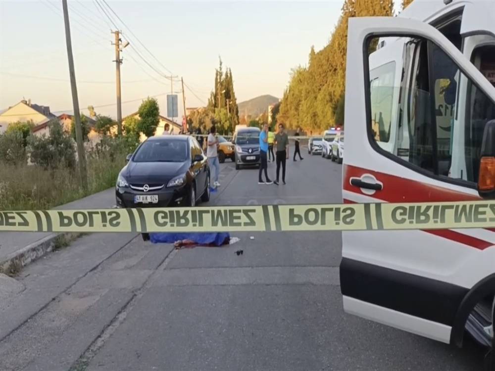 Sokak ortasında kanlı hesaplaşma! Baba ve oğlu cinayete kurban gitti
