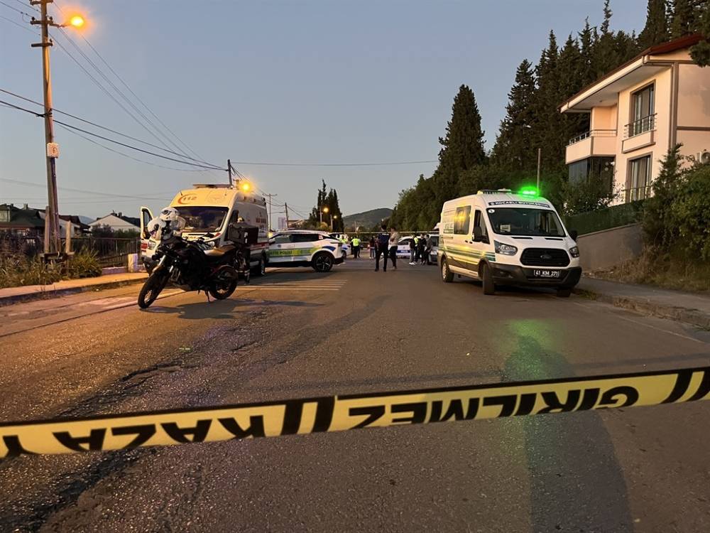 Sokak ortasında kanlı hesaplaşma! Baba ve oğlu cinayete kurban gitti