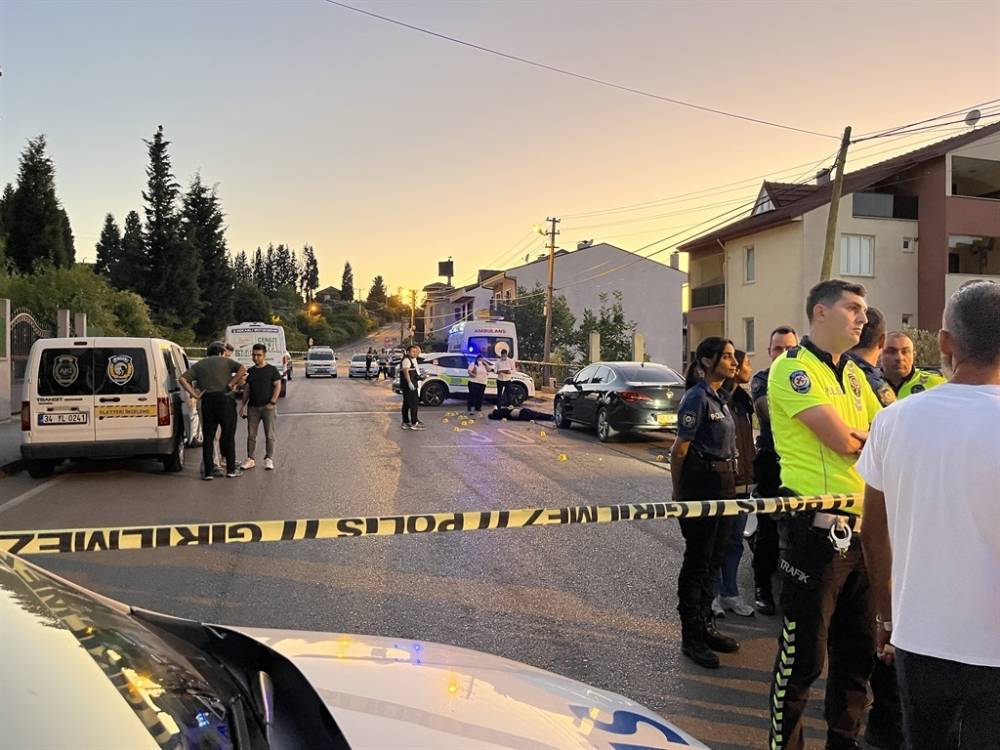 Sokak ortasında kanlı hesaplaşma! Baba ve oğlu cinayete kurban gitti
