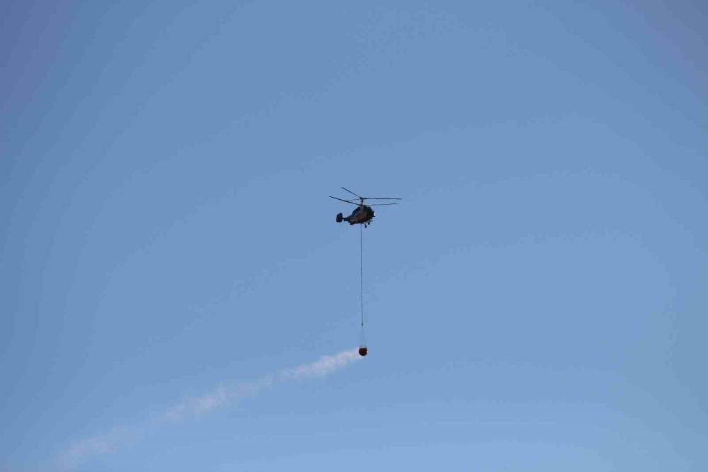 Hatay’da orman yangınına havadan müdahale!