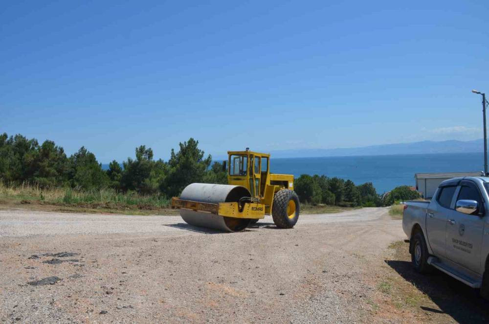 Sinop’ta asfalt kaplama devam ediyor