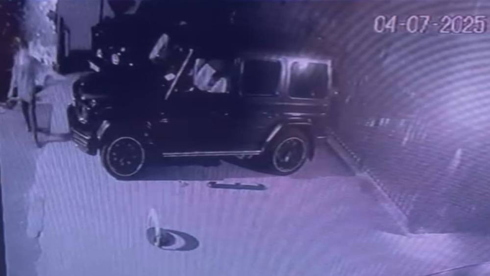 Sosyete semtinde kundakçı terörü! 30 milyonluk cipler cayır cayır yakıldı