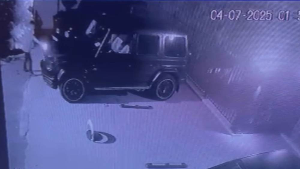 Sosyete semtinde kundakçı terörü! 30 milyonluk cipler cayır cayır yakıldı