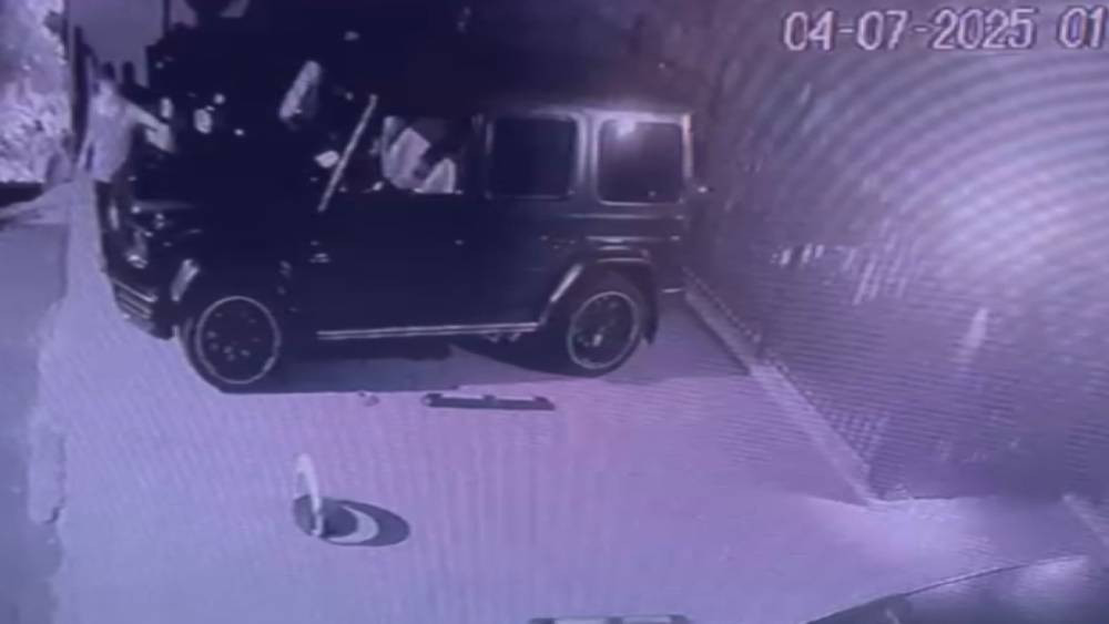 Sosyete semtinde kundakçı terörü! 30 milyonluk cipler cayır cayır yakıldı