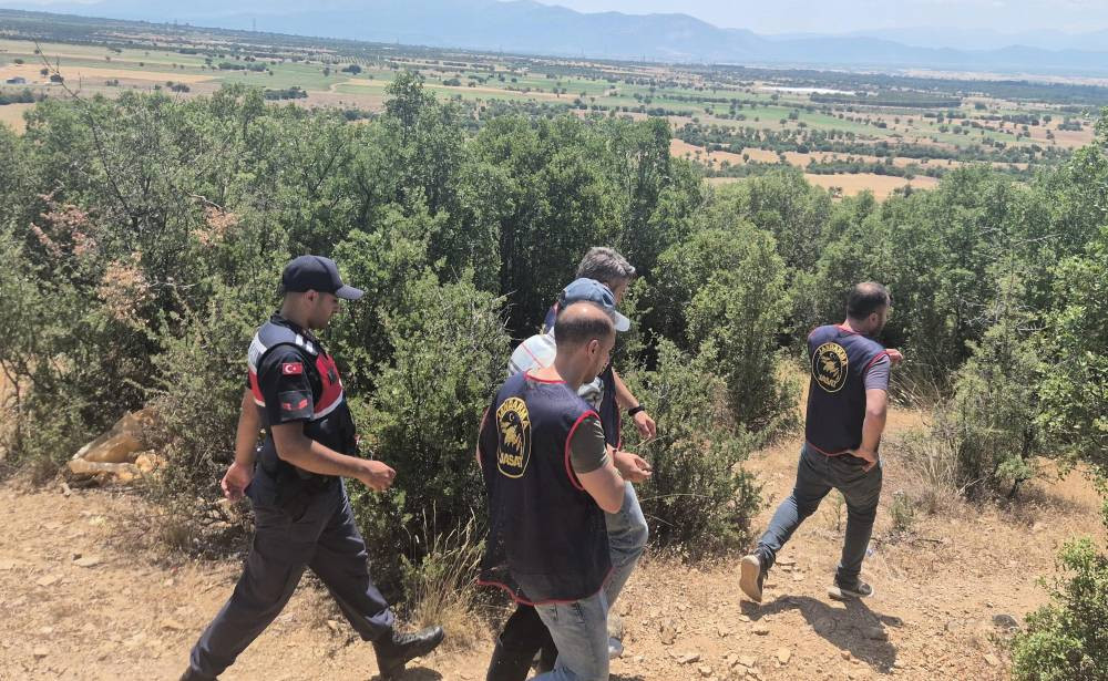 Suç makinesini komandolar yakaladı! Dağda Robinson Crusoe hayatı yaşadı: Sulama sistemi ve ayı kapanı tuzağı kurdu