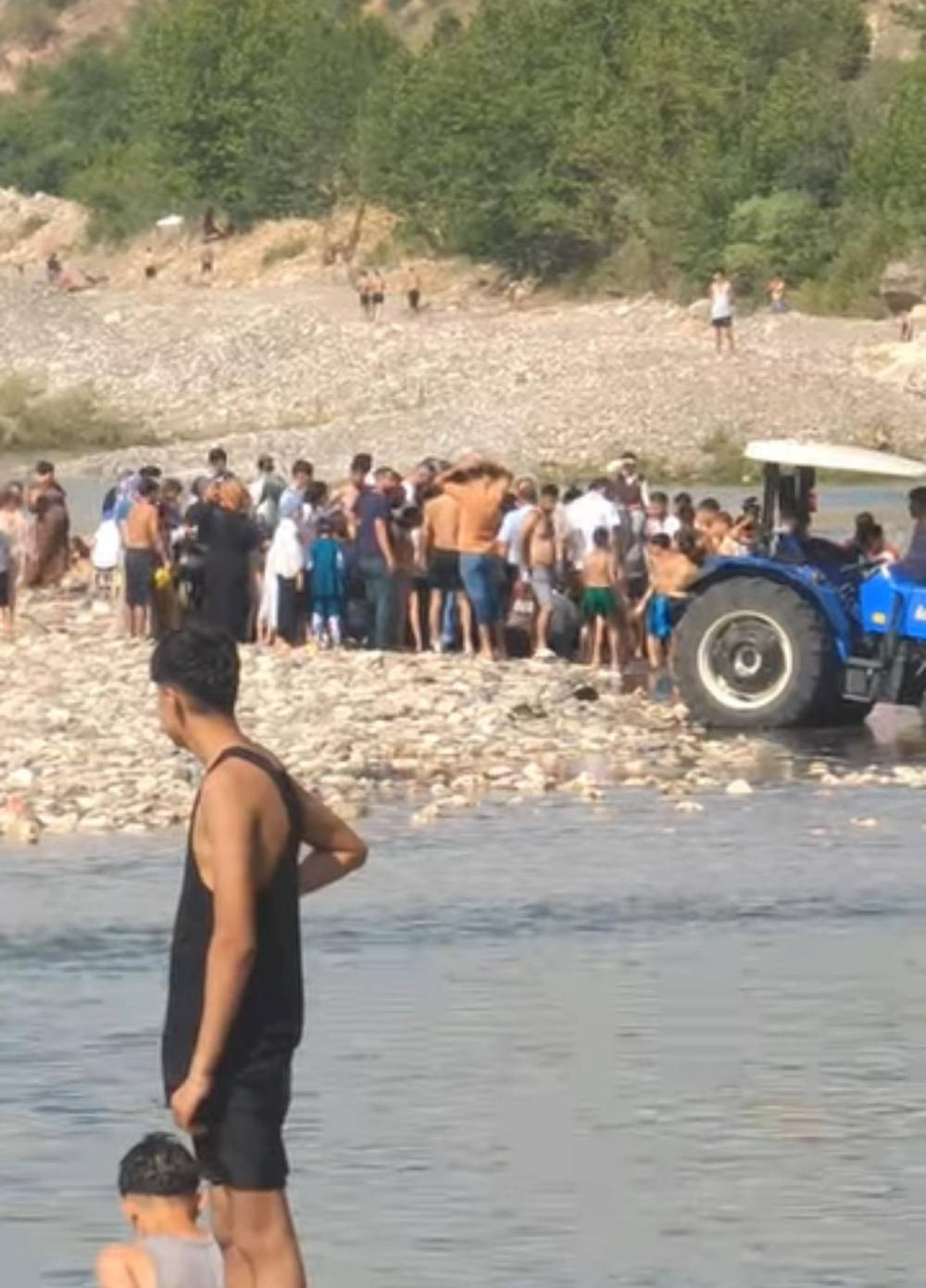 Dicle Nehri’nde yürekler ağza geldi! Ekipler küçük kız için seferber oldu