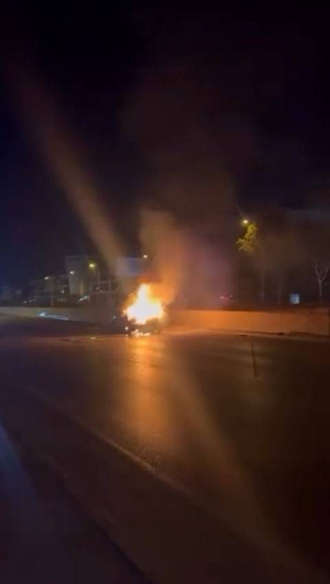 Otomobil Mudanya Yolu’nda cayır cayır yandı!