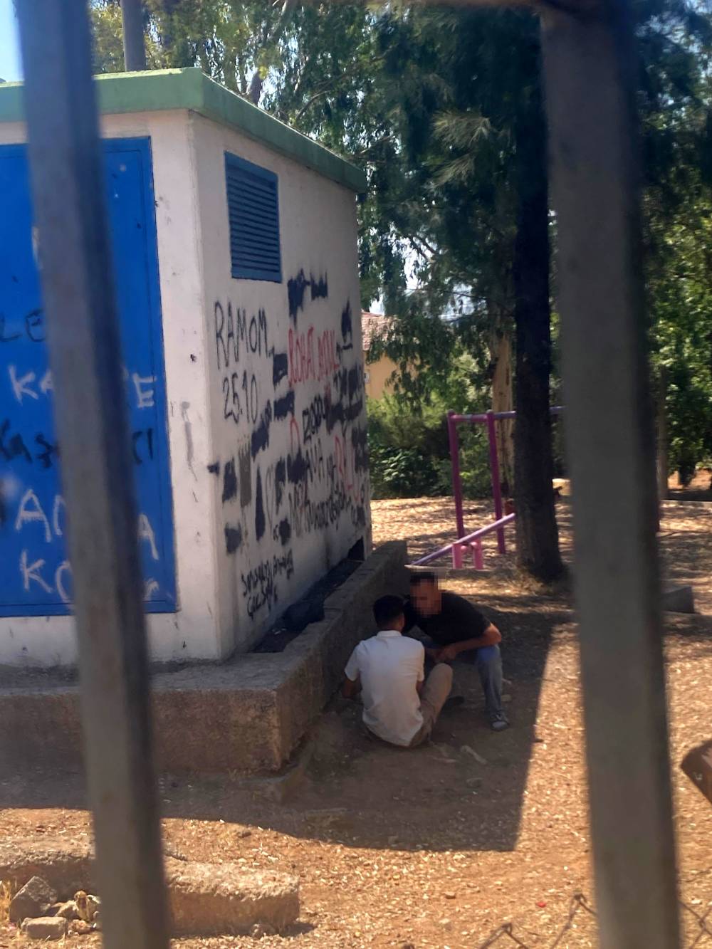 Çocuk parkında dehşet! Alacak verecek meseli kanlı bitti