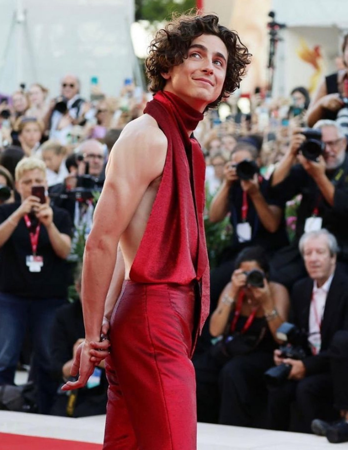 jenner-ve-chalamet-saint-tropezde-paparazzilere-yakalandi-yenicag-14.jpg