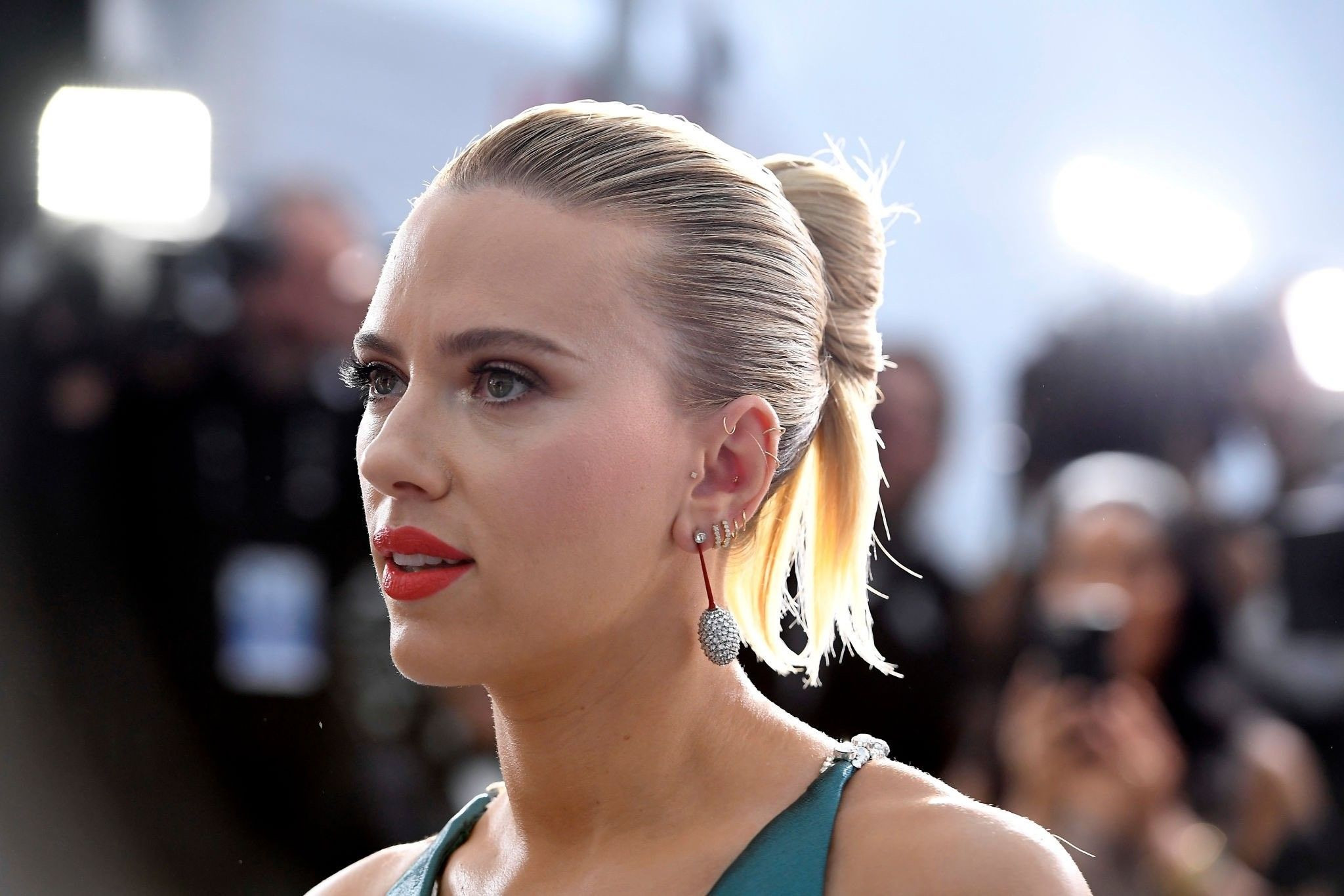 scarlett-johansson-hollywoodun-gise-kralicesi-oldu-marvel-efsanelerini-geride-birakti-yenicag-9.jpg
