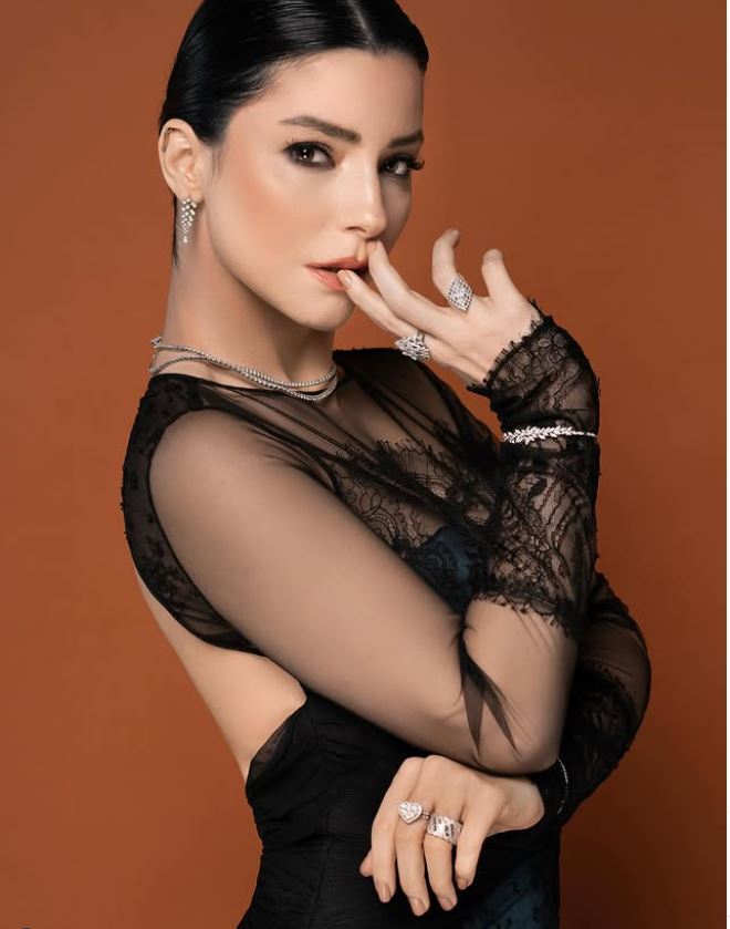 merve-bolugurun-havuz-pozlari-begeni-rekoru-kirdi-ask-i-memnu-itirafi-cok-konusulmustu-yenicag-8.jpg