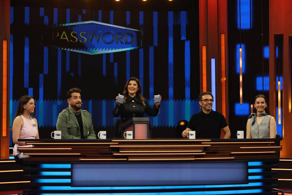 Password’te kahkaha ve gerilim: Uğur Aslan’dan sürpriz şov!