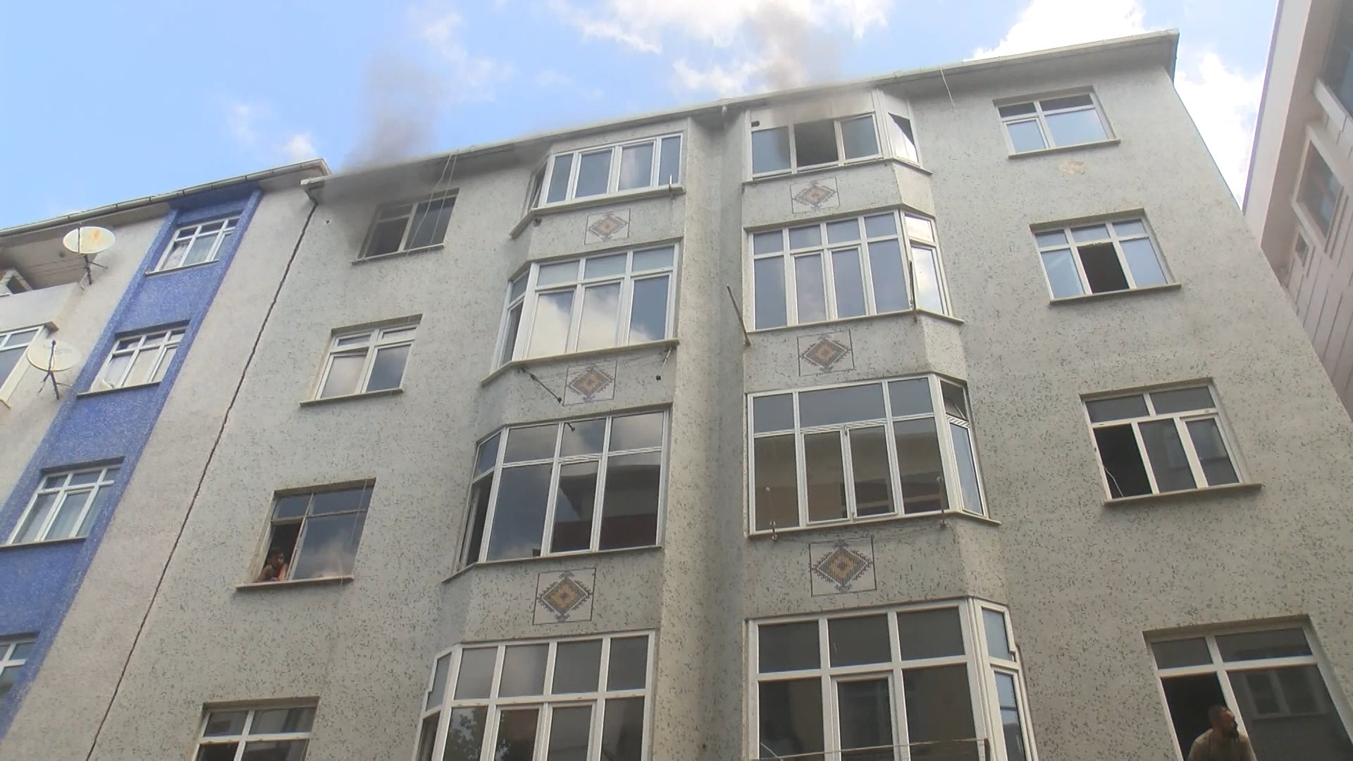 istanbul-bahcelievlerde-binada-cikan-y-808273-239345.jpg