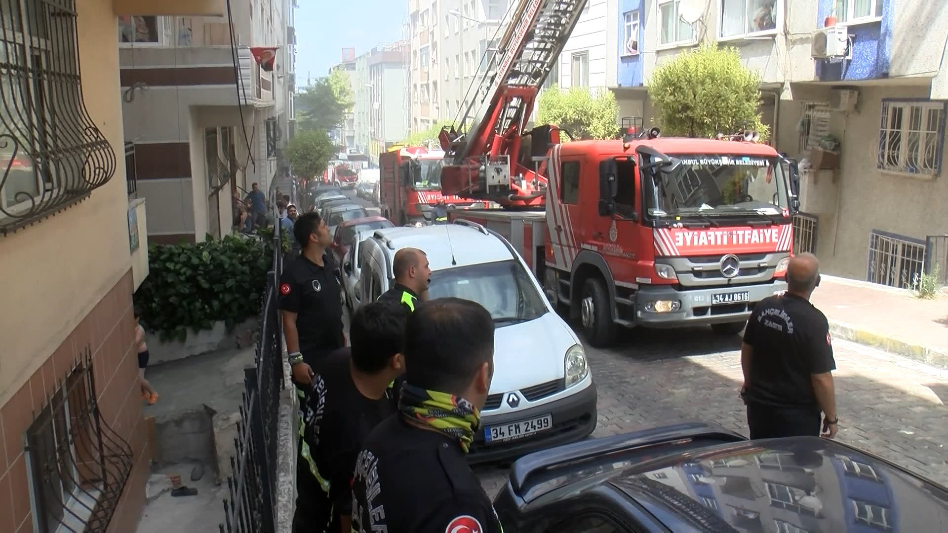 istanbul-bahcelievlerde-binada-cikan-y-808279-239345.jpg