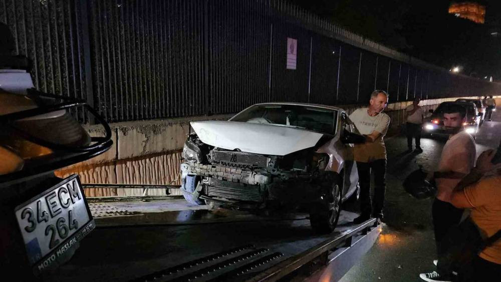 Trafikte makas atarak terör estirdi! Yaralılar var