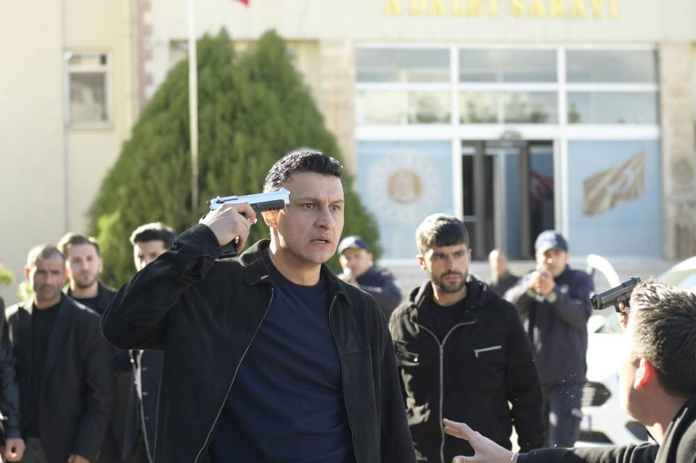 Uzak Şehir'in Şahin'i Alper Çankaya'dan samimi açıklama: Ayrı dünyaların insanlarıyız