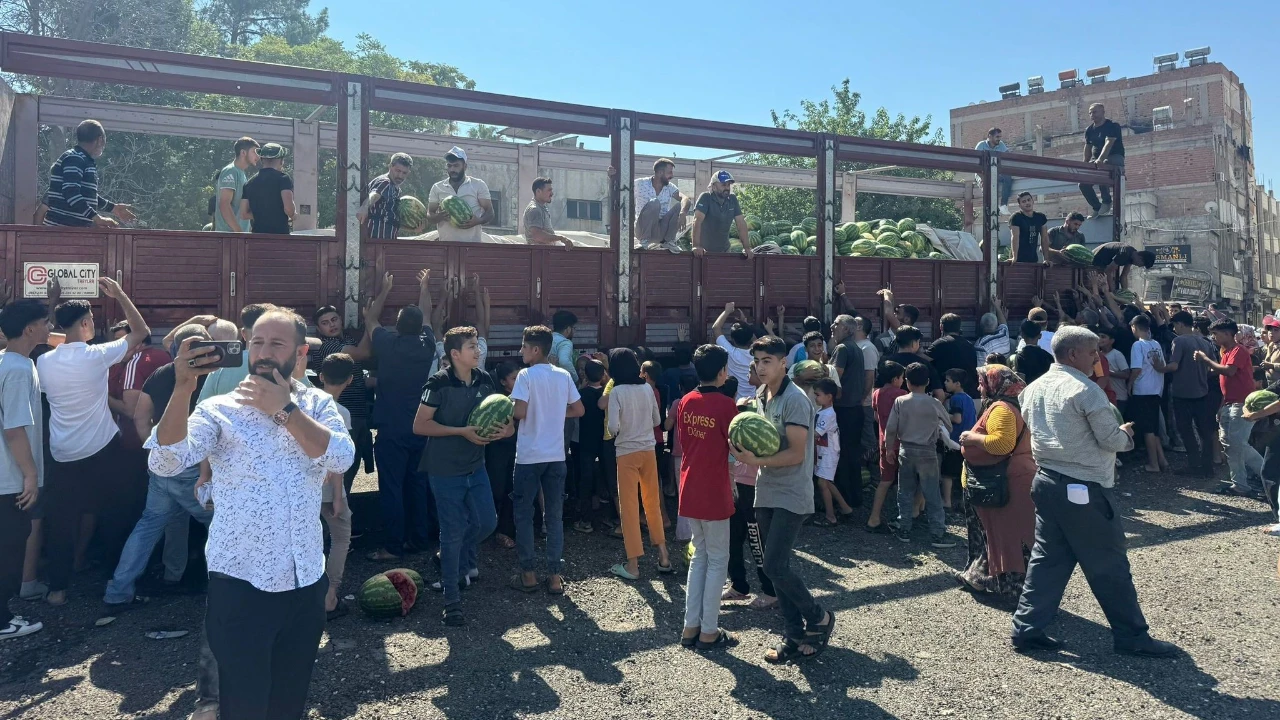 6870db5936b12-vatandasa-27-ton-karpuz-dagitti.webp