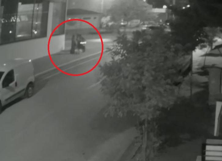 Adana’da kapkaç dehşeti! Kadın metrelerce sürüklendi