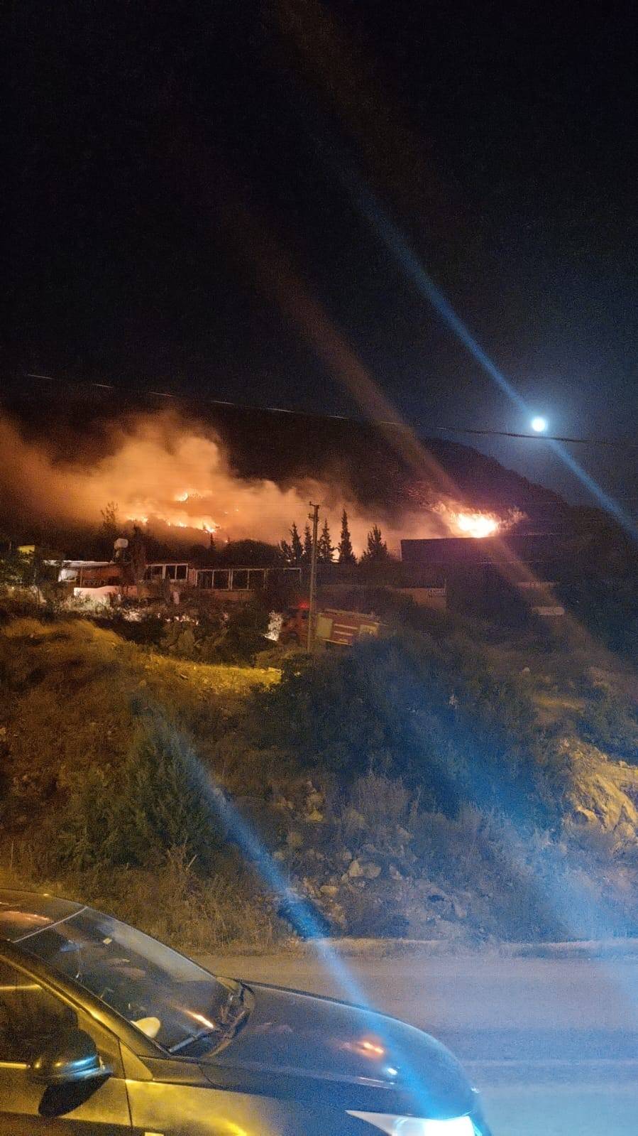 Aşk ateşi gerçek oldu! Evlilik teklifi yangına neden oldu