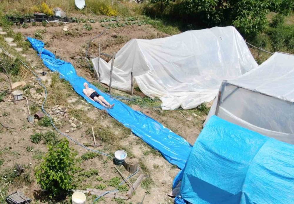 Dededen yaz sıcağına dahiyane fikir! Torunu için köyde aquapark yaptı: 1,5 milyon izlendi