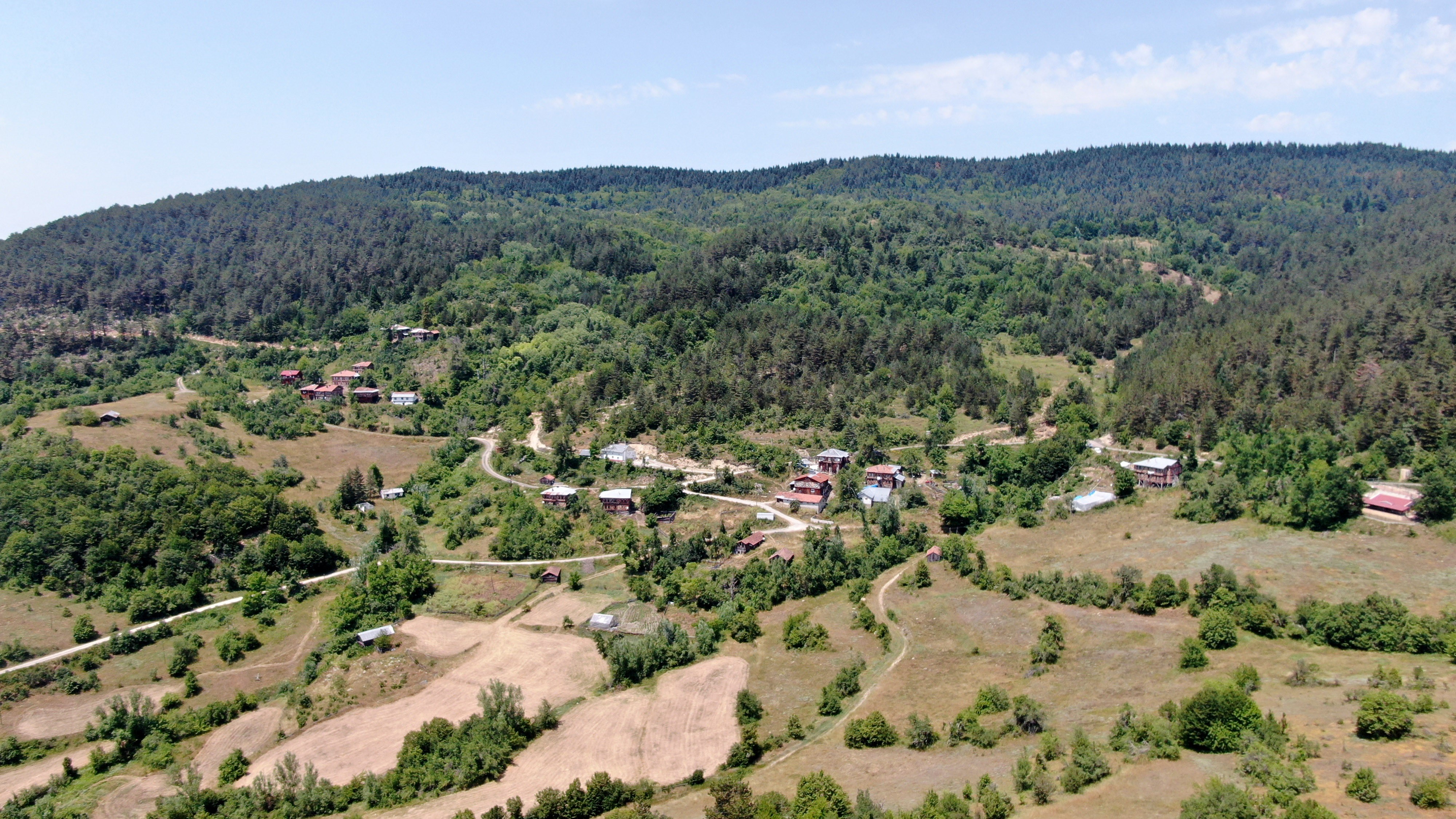 dededen-yaz-sicagina-zekice-fikir-torunu-icin-koyde-aquapark-yapti-15-milyon-izlendi-yenicag-8.jpg