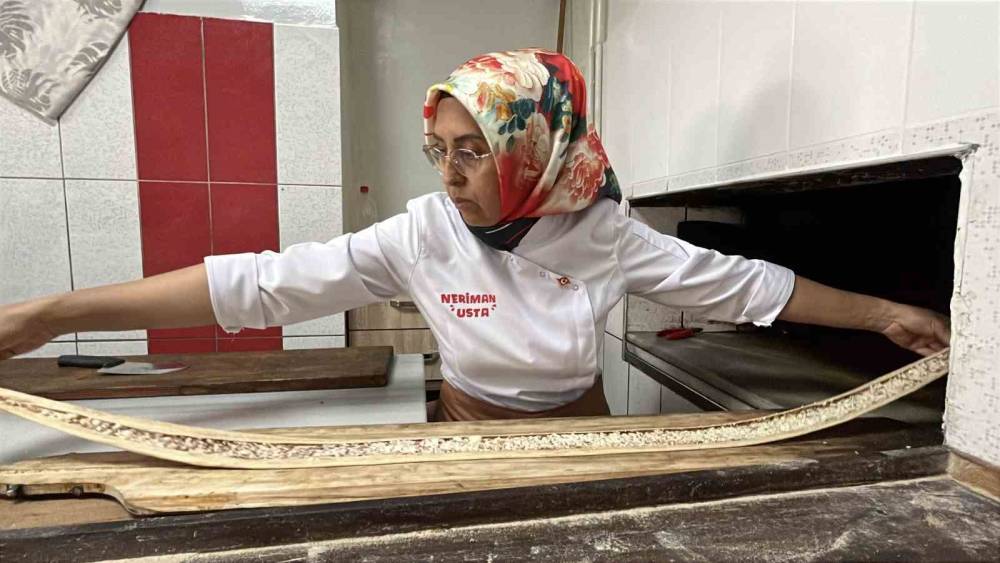 Etli ekmek kadın ustanın elinde lezzet buluyor