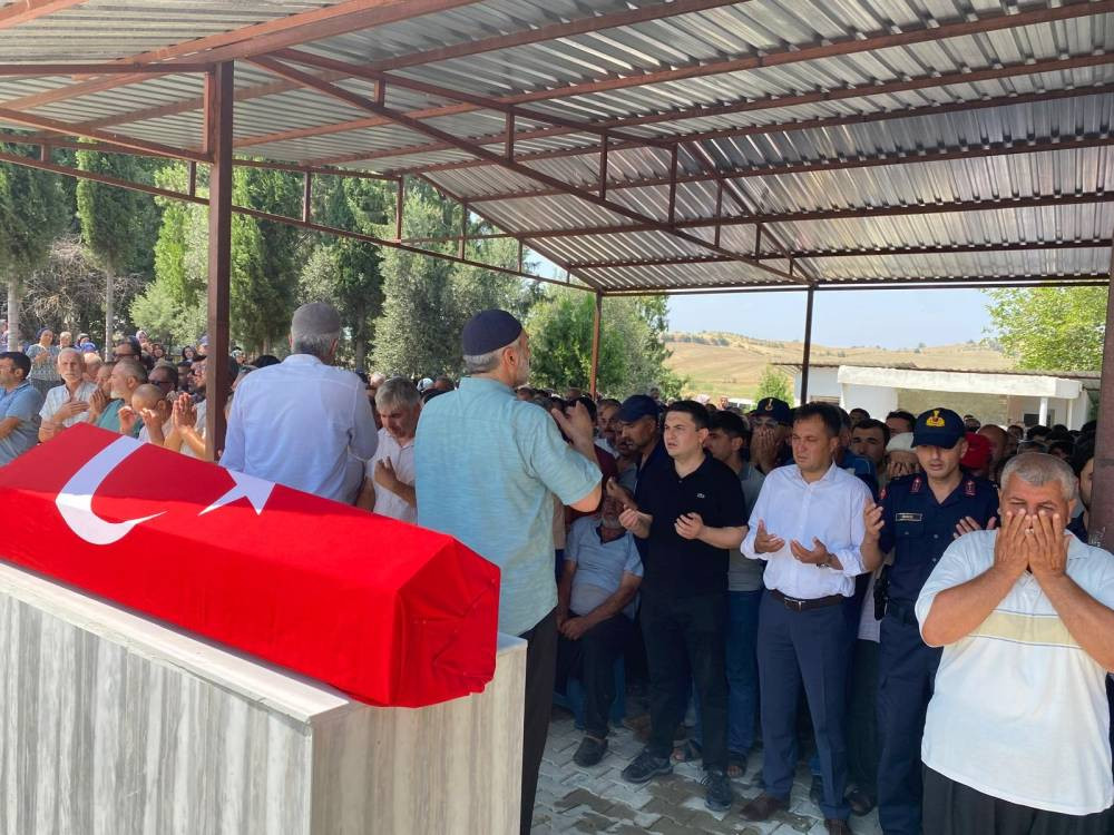 Uzman çavuş son yolculuğuna dualarla uğurlandı