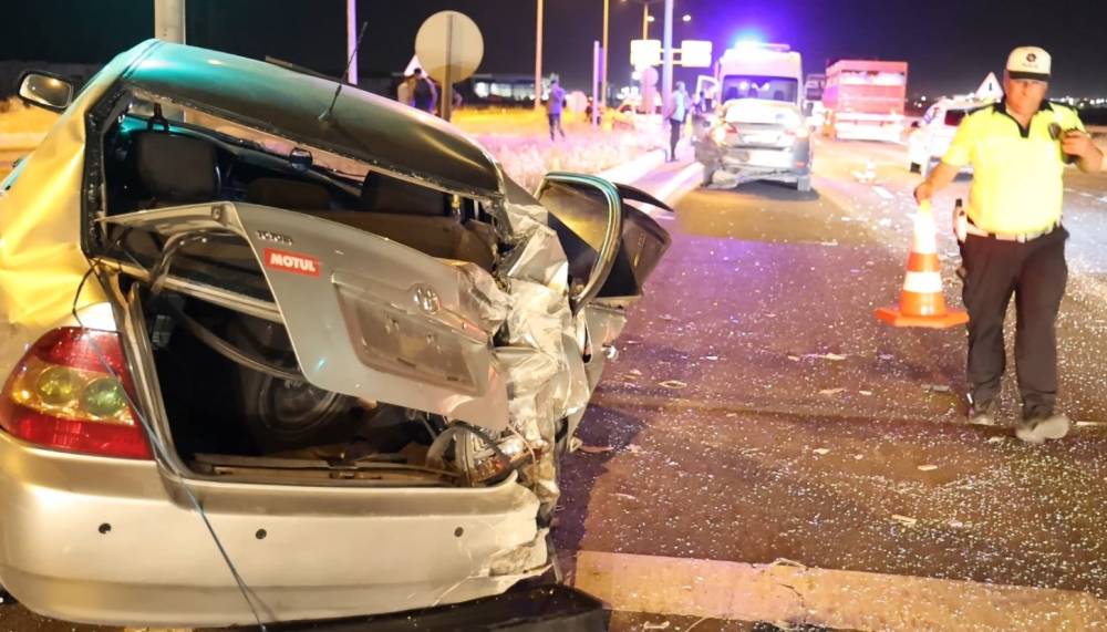 Aksaray’da TIR ile otomobiller çarpıştı!
