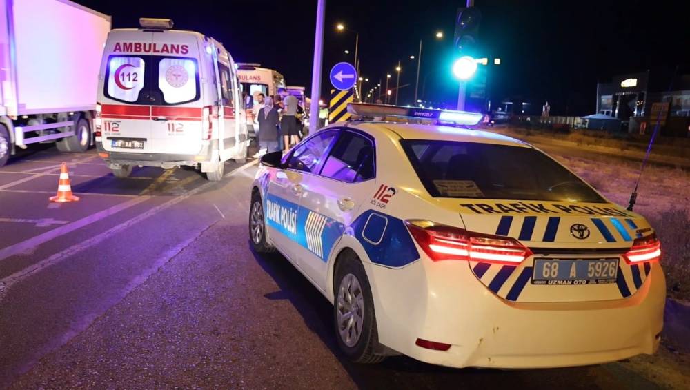 Aksaray’da TIR ile otomobiller çarpıştı!