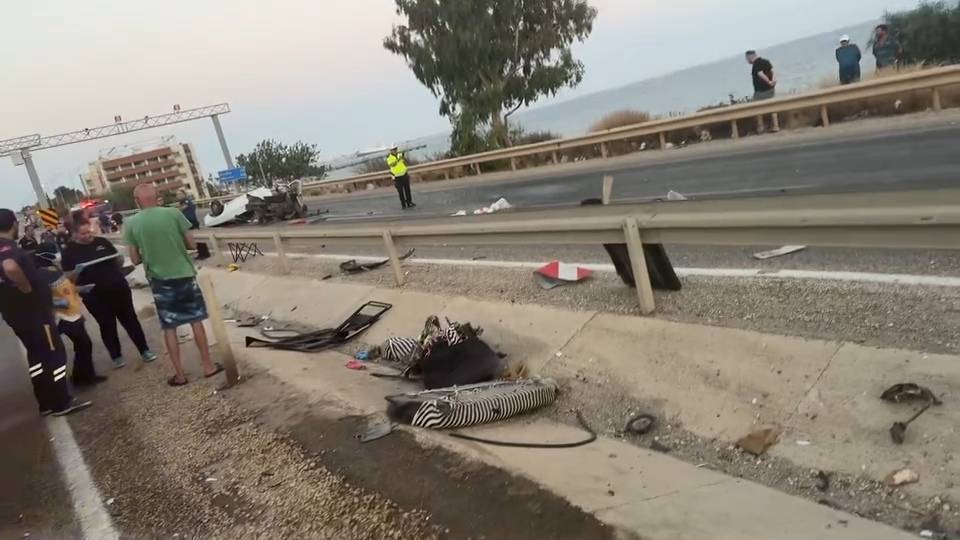 Feci kazada araç ikiye bölündü: 1 ölü, 1 yaralı
