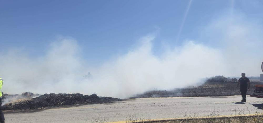 Römork yangını buğday tarlasına sıçradı