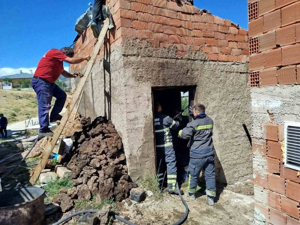 Tandır evinde çıkan yangın söndürüldü