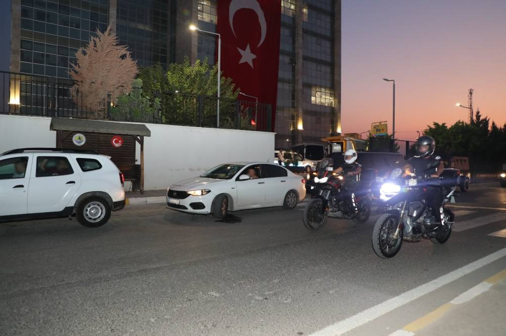 Mersin’de fuhuş operasyonu: 22 gözaltı