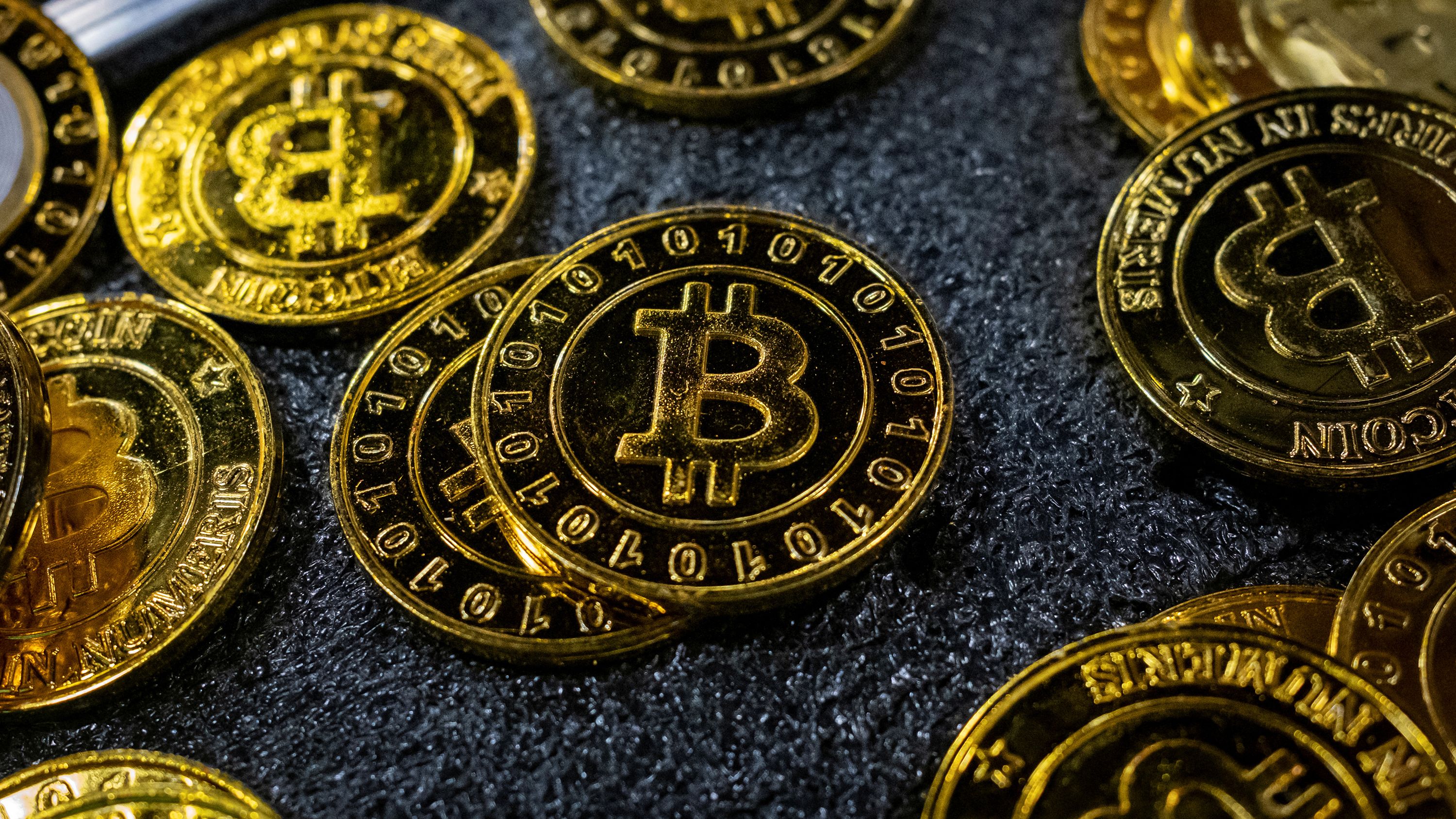 2023-05-19t230325z-327283241-rc2l11a1v45s-rtrmadp-3-usa-bitcoin-copy.jpg