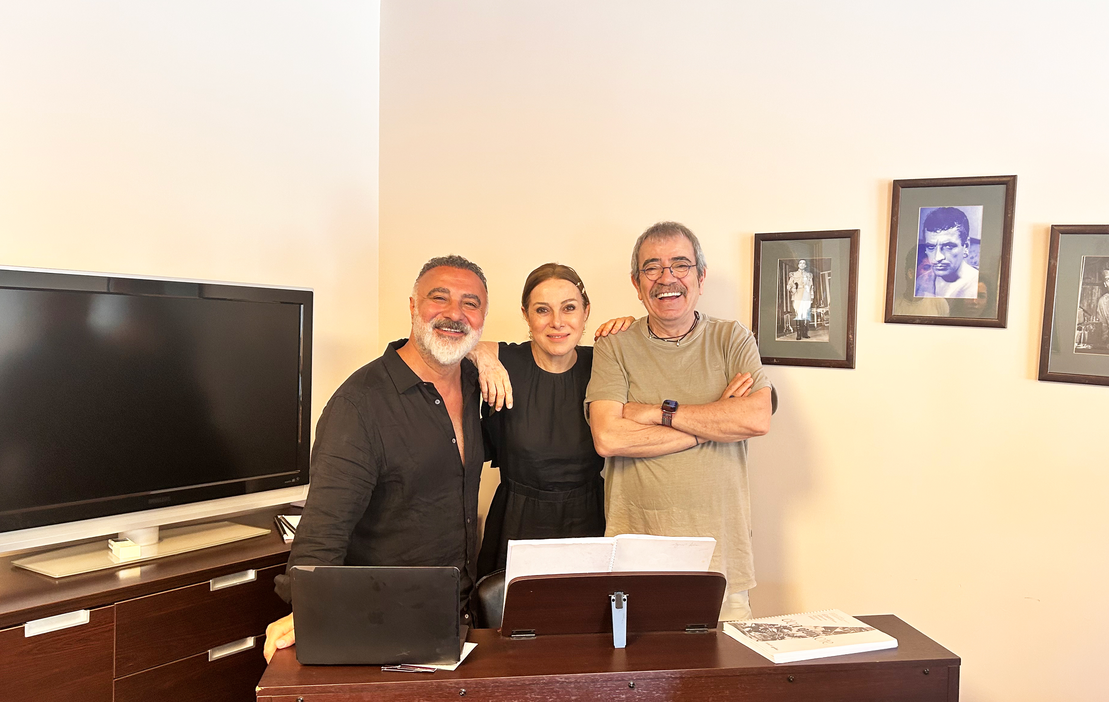 ayrilsak-da-beraberiz-zuhal-olcay-ve-selcuk-yontem-yillar-sonra-ayni-sahnede-yenicag-1.jpg