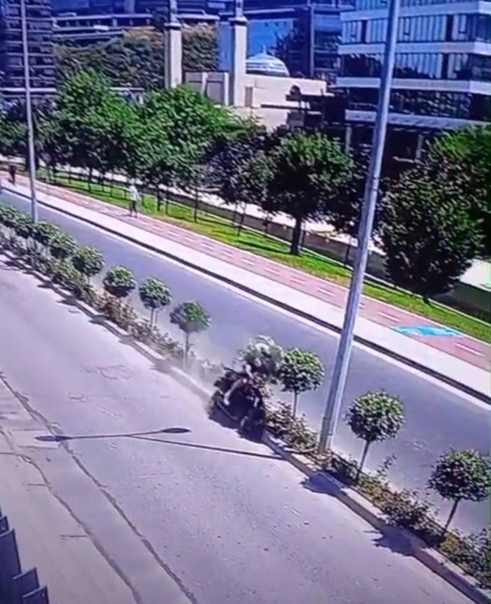 İstanbul'da gençlerin kahreden kazası: Tek teker gösterisi facia ile bitti!