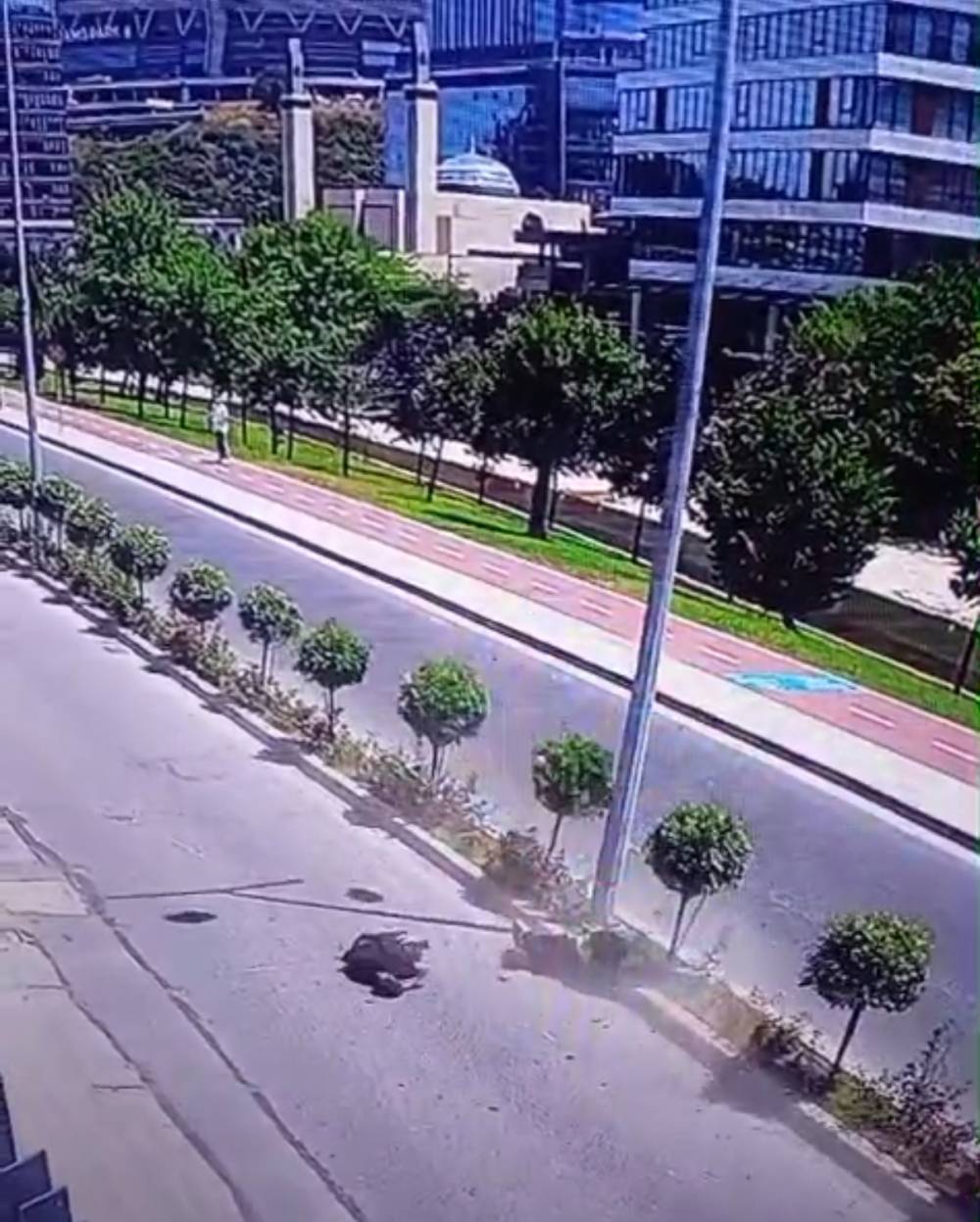 İstanbul'da gençlerin kahreden kazası: Tek teker gösterisi facia ile bitti!
