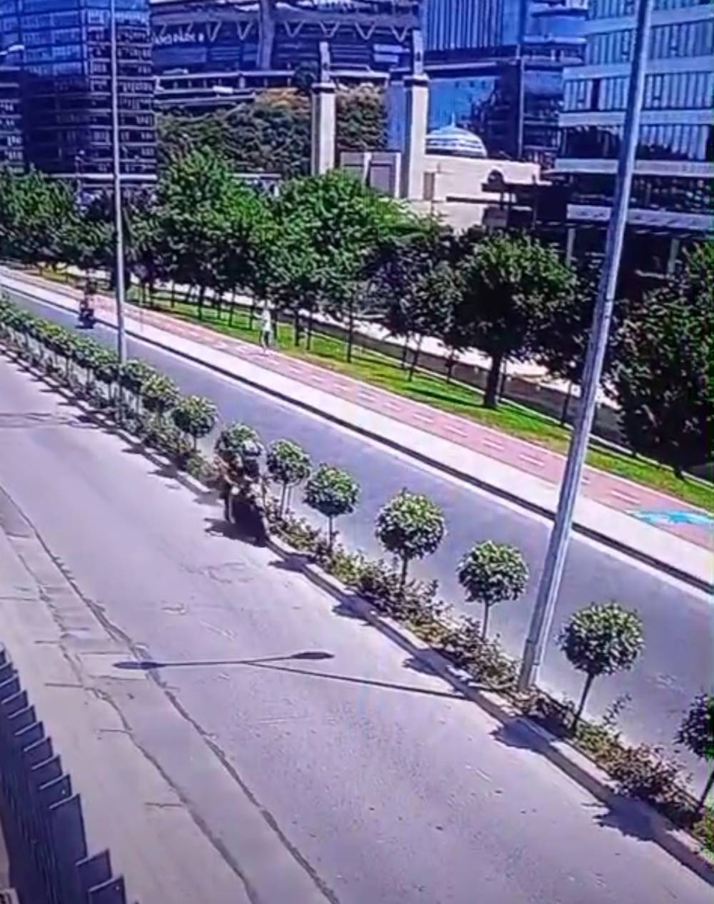 İstanbul'da gençlerin kahreden kazası: Tek teker gösterisi facia ile bitti!