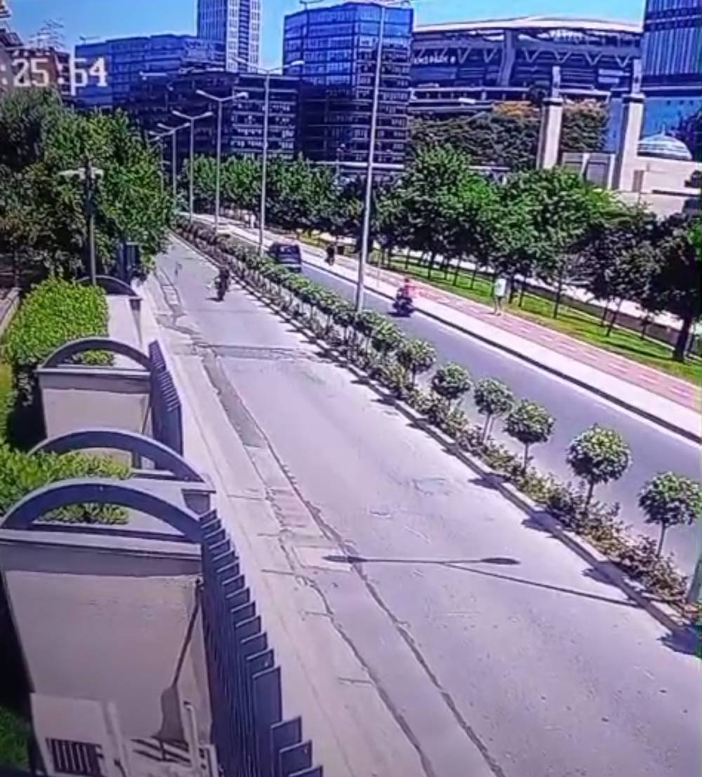 İstanbul'da gençlerin kahreden kazası: Tek teker gösterisi facia ile bitti!