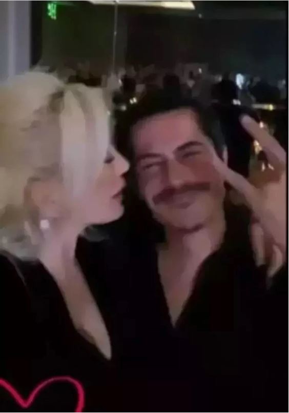 smail-hacioglu-eski-esi-duygu-kumarki-ile-tatilde-asklari-yeniden-mi-canlaniyorqyenicag-11.jpg