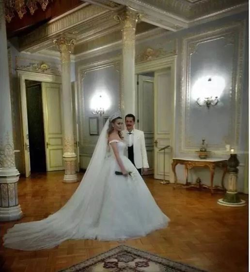 smail-hacioglu-eski-esi-duygu-kumarki-ile-tatilde-asklari-yeniden-mi-canlaniyorqyenicag-9.jpg