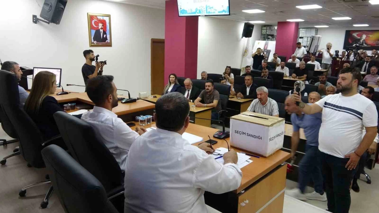 adiyaman-belediye-meclisi-baskan-vekilini-secti-h1576837-11.webp