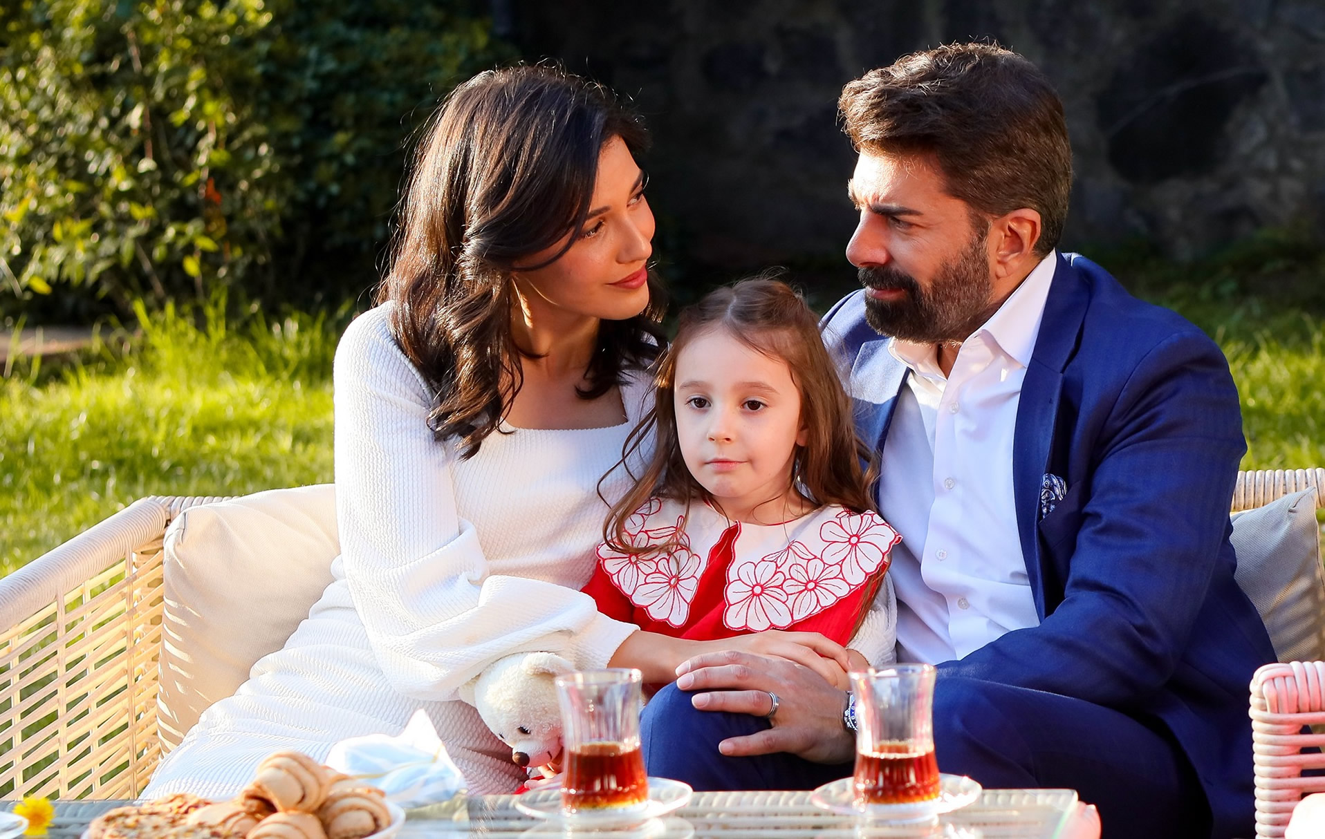 ekranlardan-bir-esaret-dizisi-gecti.jpg